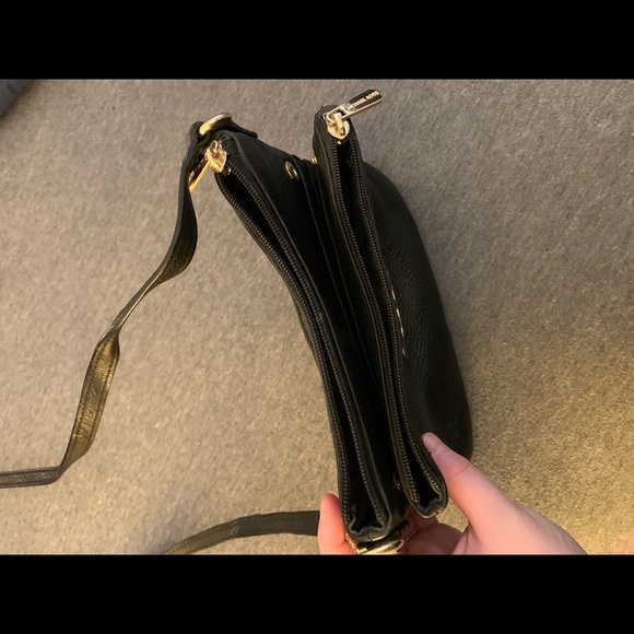 Michael Kors Crossbody Bag Black - Picture 2 of 6